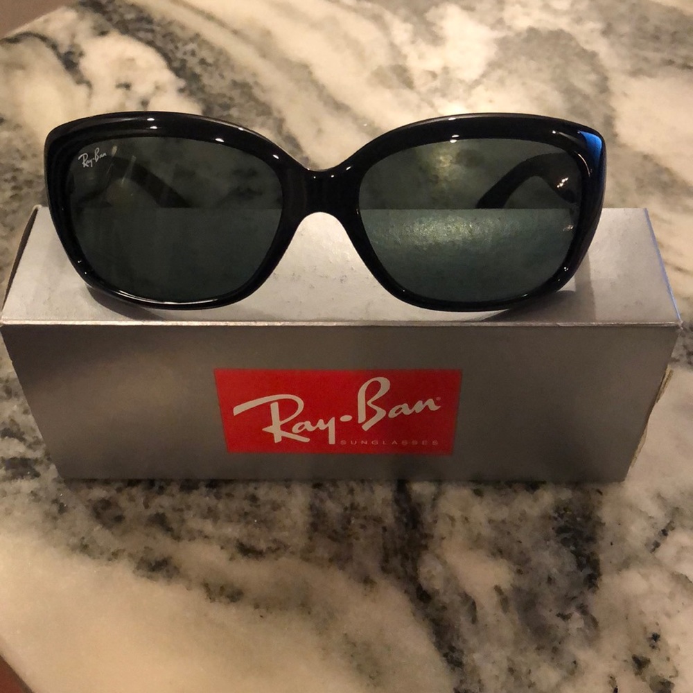 Never Work! Ray-ban Jackie Ohh sunglasses